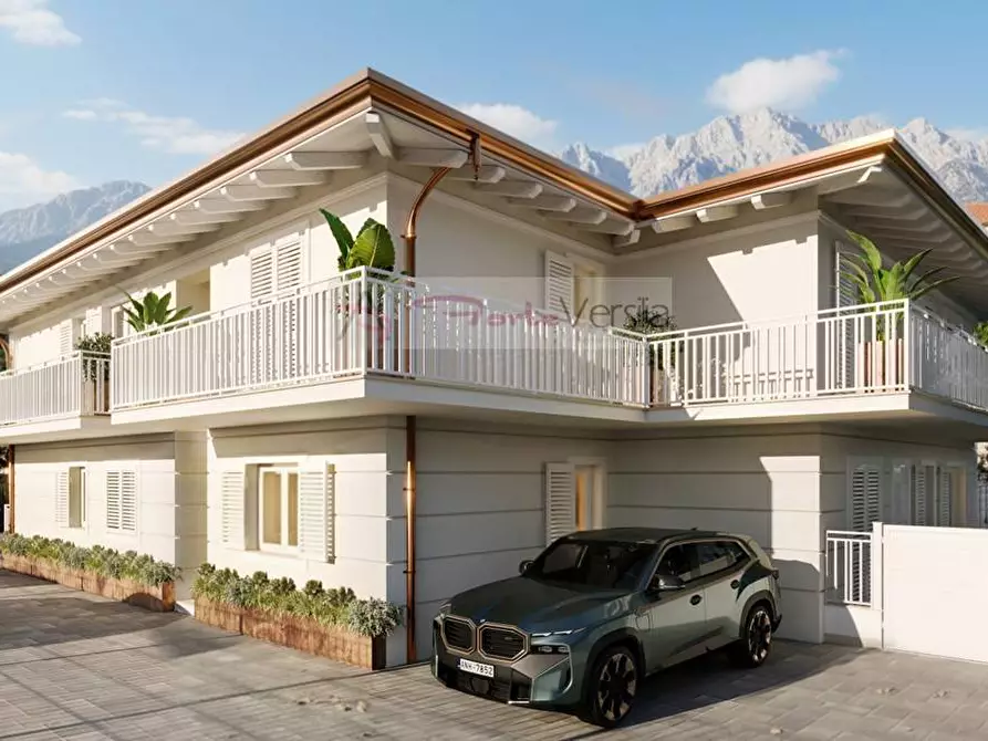 Immagine 1 di Appartamento in vendita  a Forte Dei Marmi