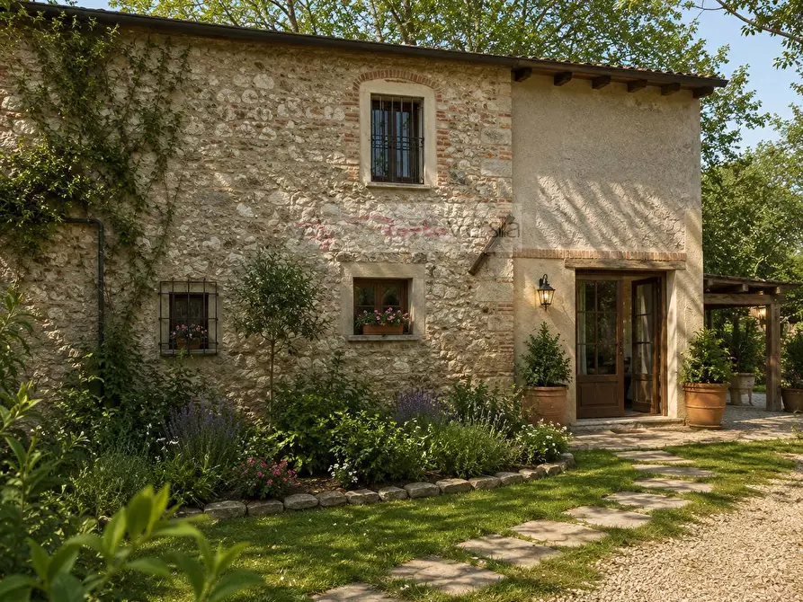 casa indipendente in vendita a Pietrasanta in zona Vignone
