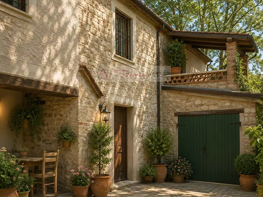 Immagine 2 di Terreno residenziale in vendita  a Pietrasanta