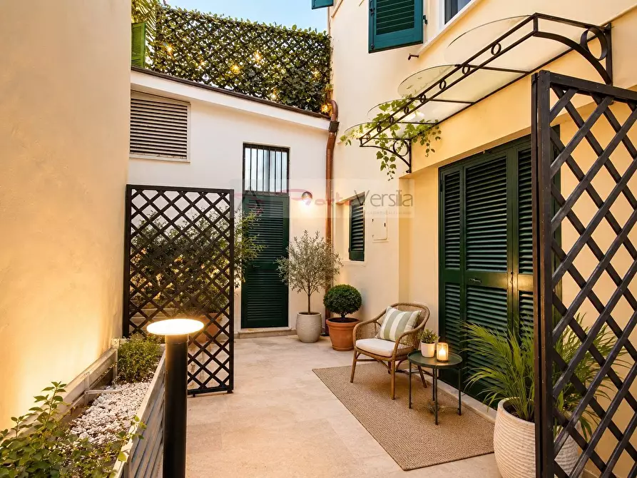 Immagine 19 di Casa semindipendente in vendita  a Forte Dei Marmi