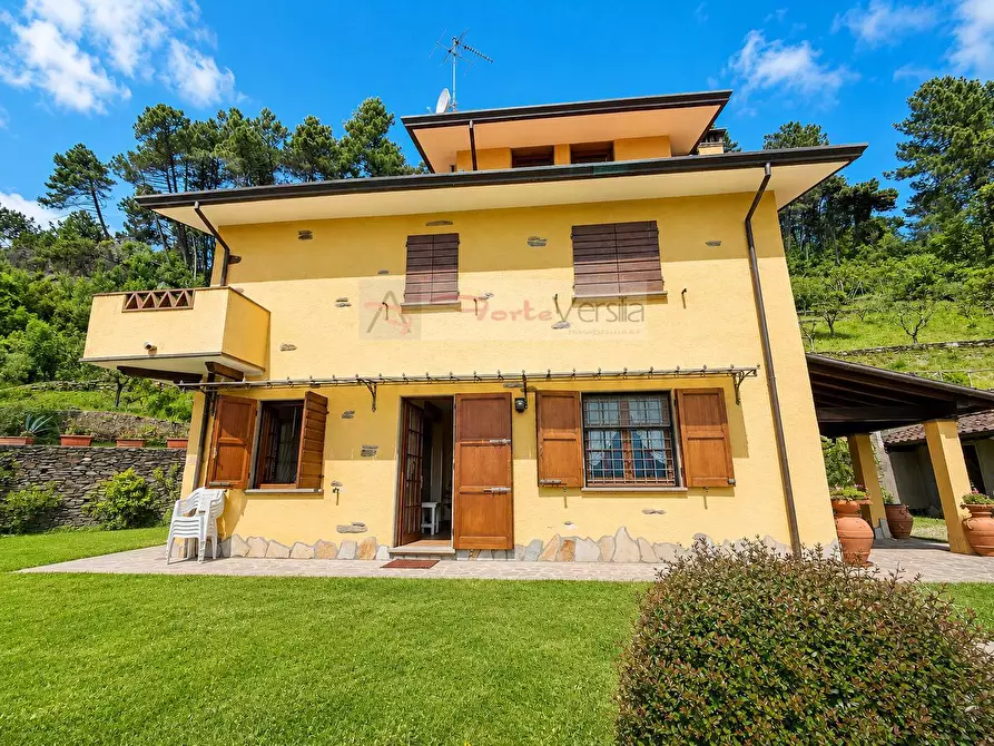 casa indipendente in vendita a Pietrasanta in zona Strettoia