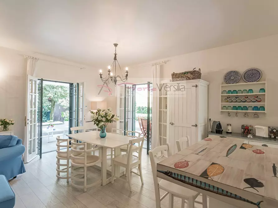 Immagine 5 di Villa in affitto  a Forte Dei Marmi