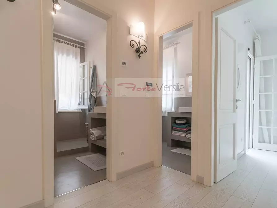 Immagine 29 di Villa in affitto  a Forte Dei Marmi