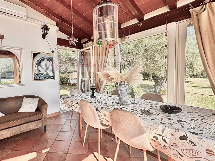 Immagine 9 di Villa in vendita  a Seravezza