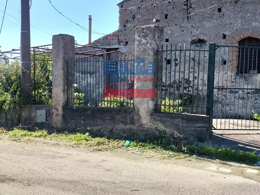 Immagine 2 di Villa in vendita  in strada statale 114 a Calatabiano