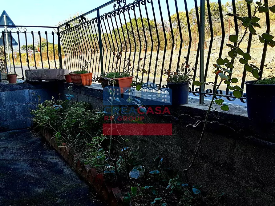 Immagine 3 di Villa in vendita  in strada statale 114 a Calatabiano