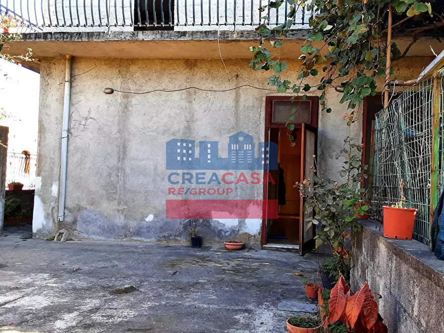 Immagine 5 di Villa in vendita  in strada statale 114 a Calatabiano