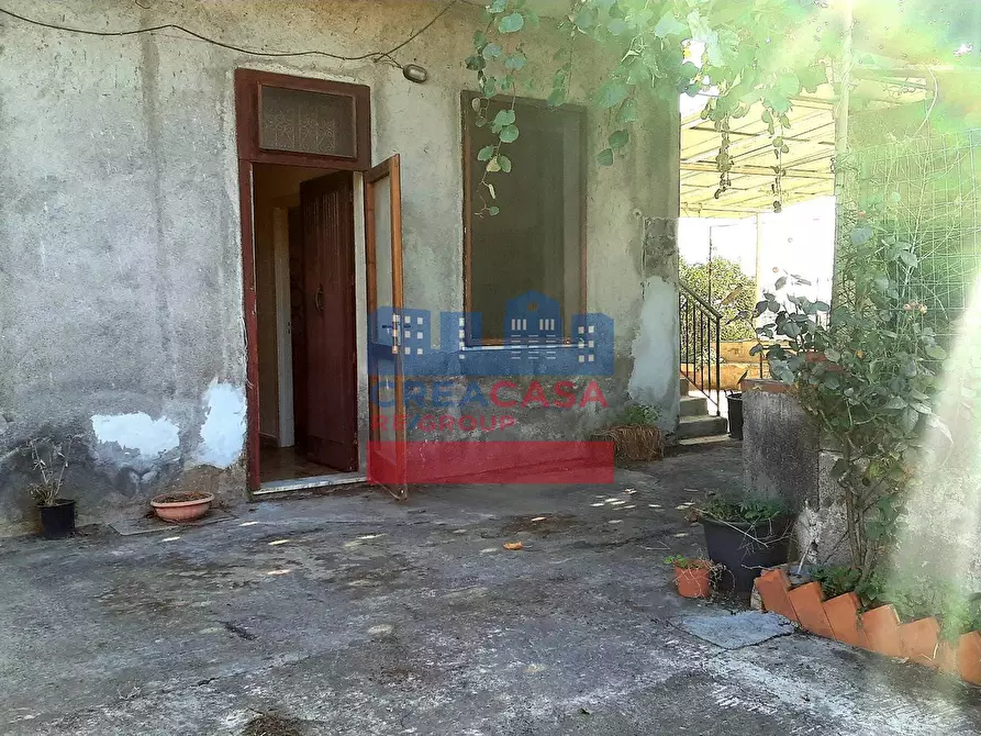 Immagine 8 di Villa in vendita  in strada statale 114 a Calatabiano