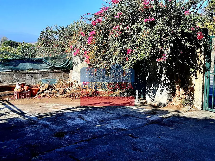 Immagine 30 di Villa in vendita  in strada statale 114 a Calatabiano