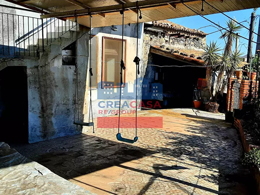 Immagine 37 di Villa in vendita  in strada statale 114 a Calatabiano