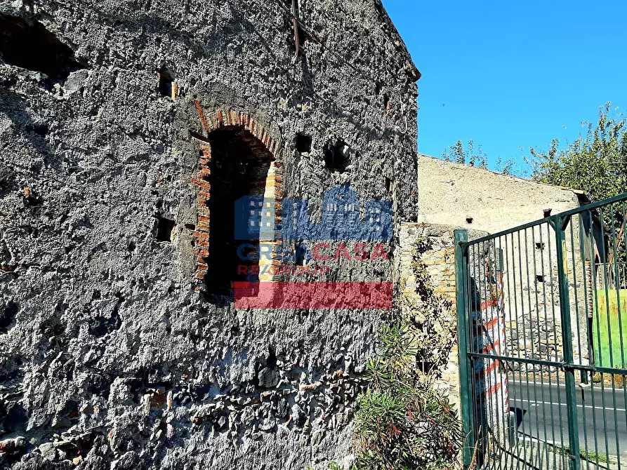 Immagine 45 di Villa in vendita  in strada statale 114 a Calatabiano