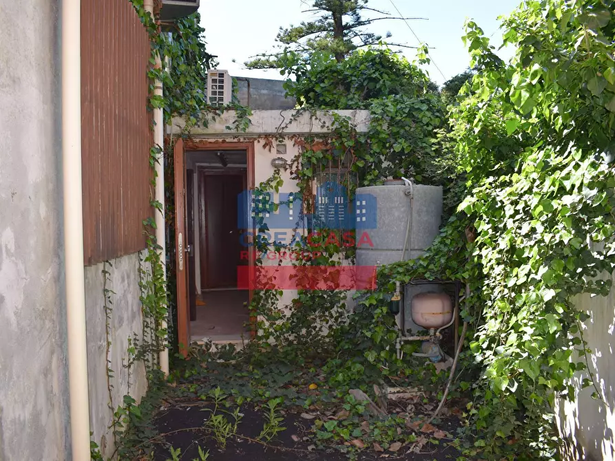 Immagine 9 di Locale commerciale in vendita  in via Garibaldi a Calatabiano