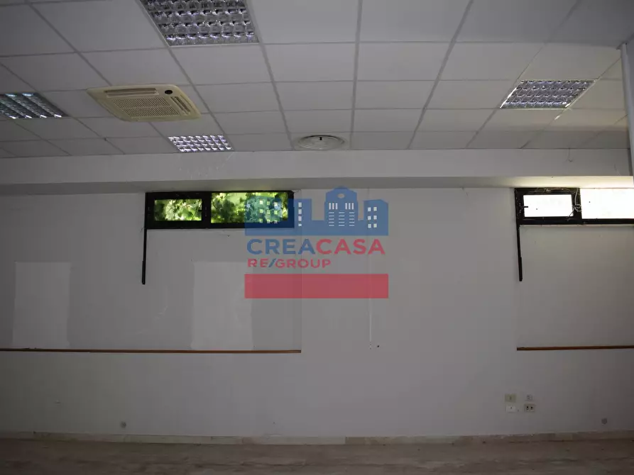 Immagine 12 di Locale commerciale in vendita  in via Garibaldi a Calatabiano