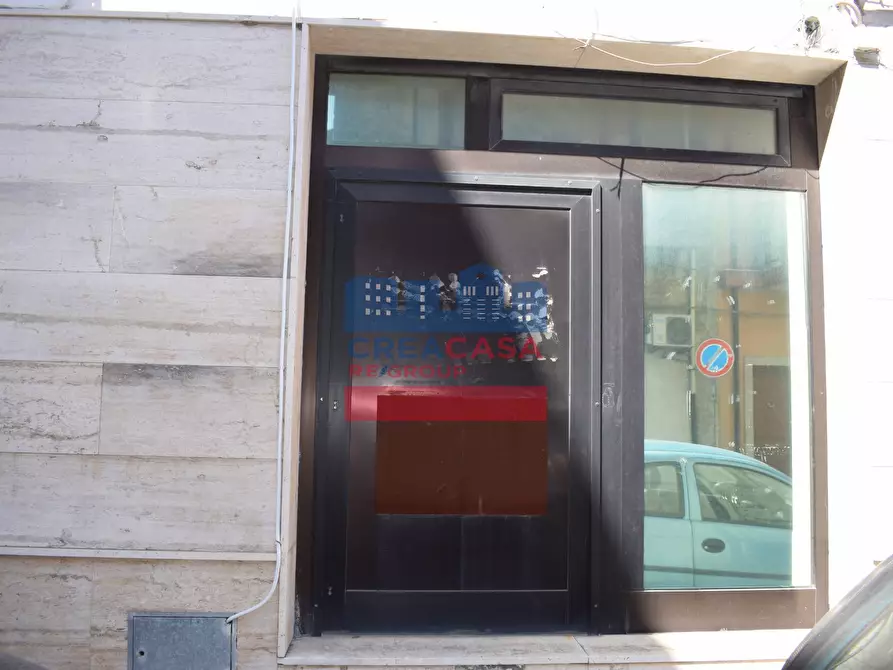 Immagine 16 di Locale commerciale in vendita  in via Garibaldi a Calatabiano