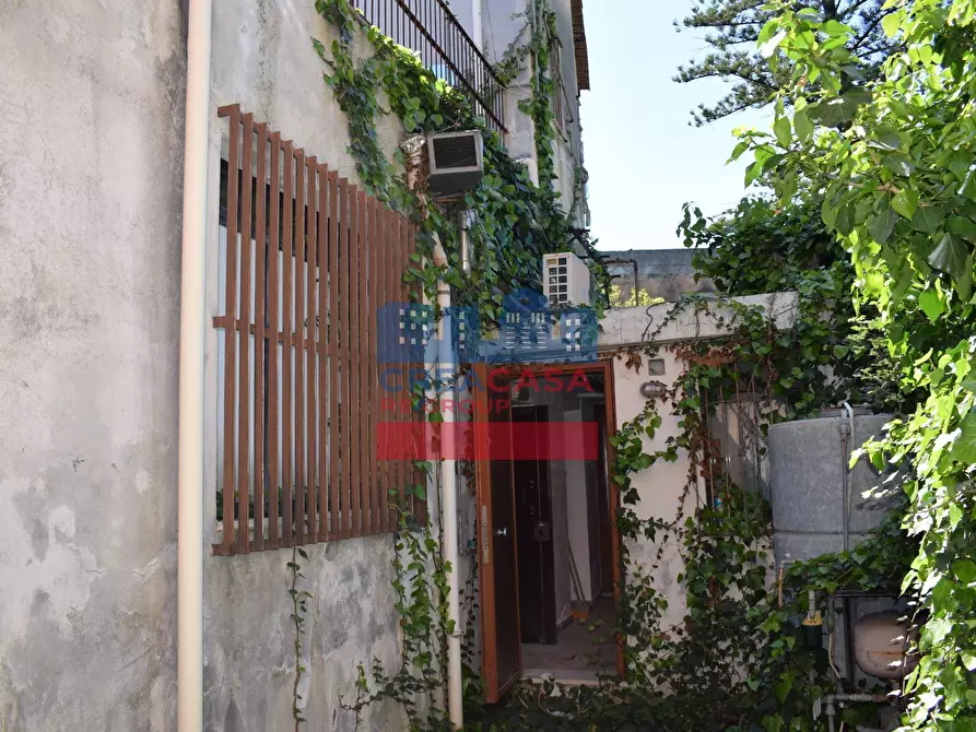 Immagine 10 di Locale commerciale in vendita  in via Garibaldi a Calatabiano