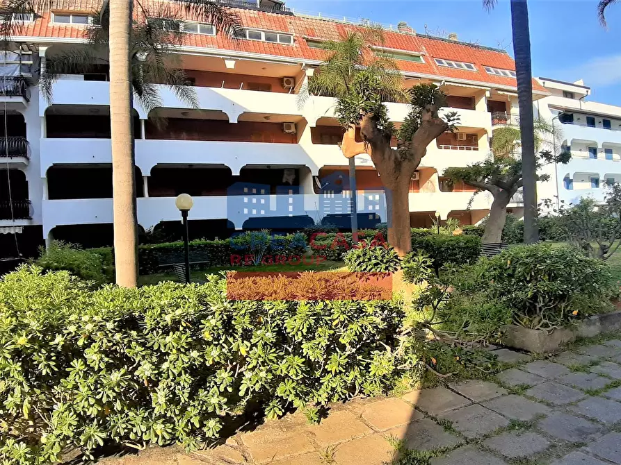 Immagine 20 di Appartamento in vendita  in Via Recanati a Giardini-Naxos