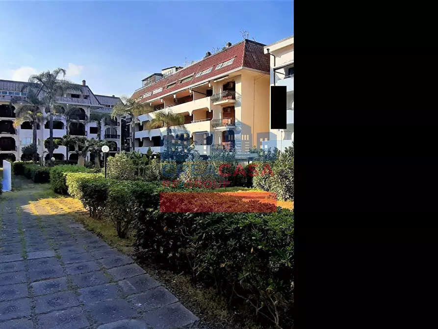 Immagine 23 di Appartamento in vendita  in Via Recanati a Giardini-Naxos