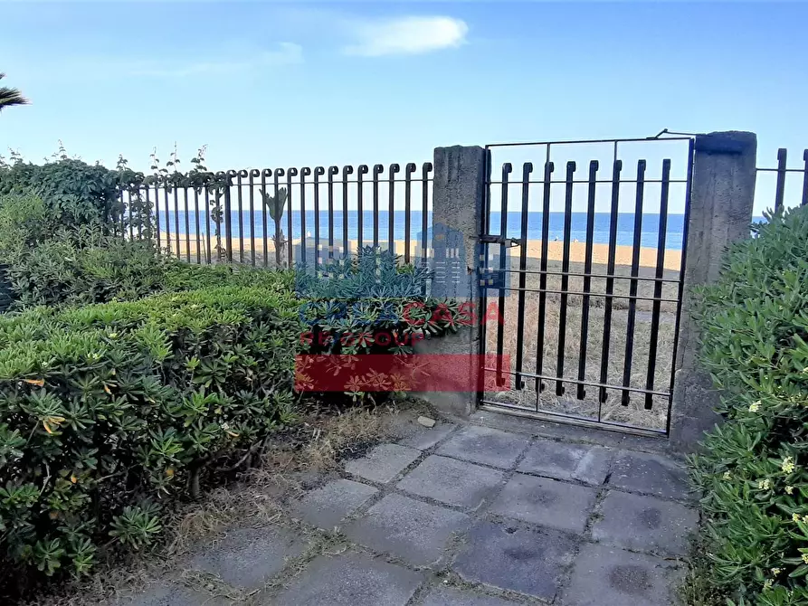 Immagine 24 di Appartamento in vendita  in Via Recanati a Giardini-Naxos