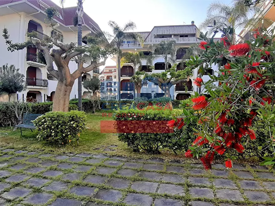 Immagine 27 di Appartamento in vendita  in Via Recanati a Giardini-Naxos