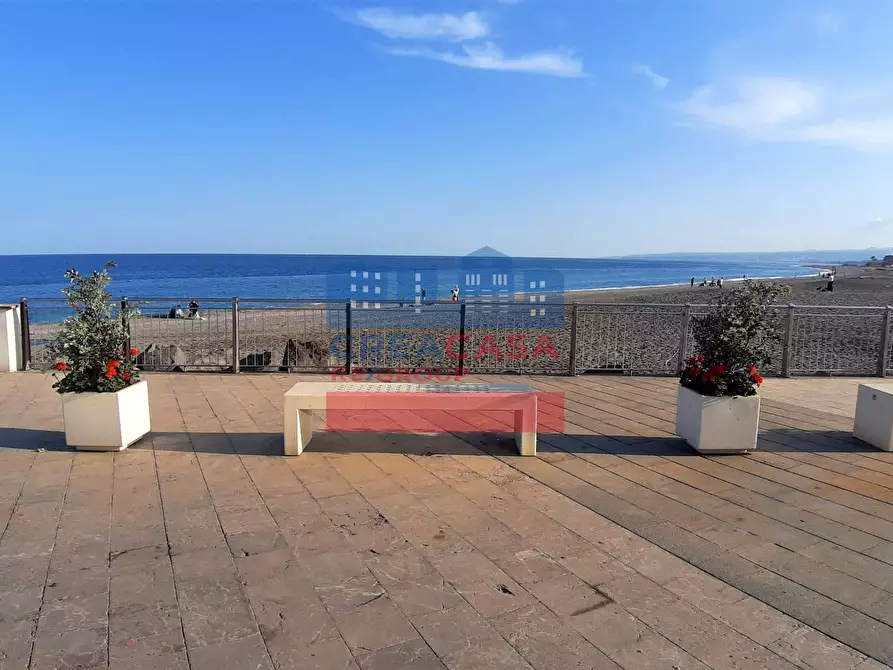 Immagine 30 di Appartamento in vendita  in Via Recanati a Giardini-Naxos