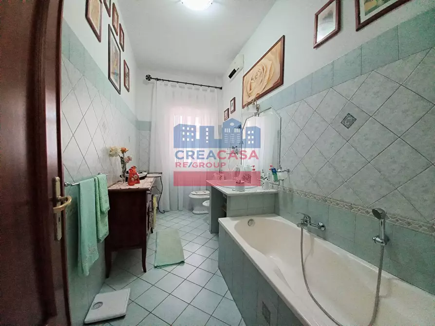 Immagine 23 di Appartamento in vendita  in via san giacomo a Aci Catena