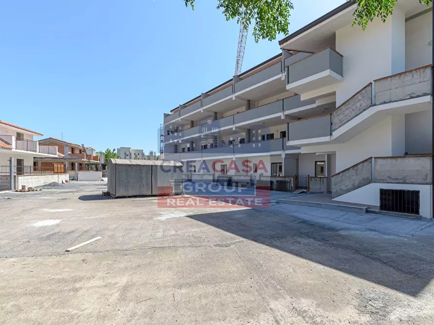 Immagine 8 di Locale commerciale in vendita  in Via Dionisio a Giardini-Naxos