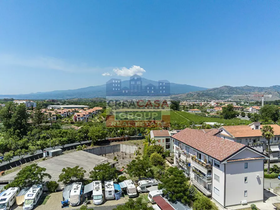 Immagine 12 di Locale commerciale in vendita  in Via Dionisio a Giardini-Naxos