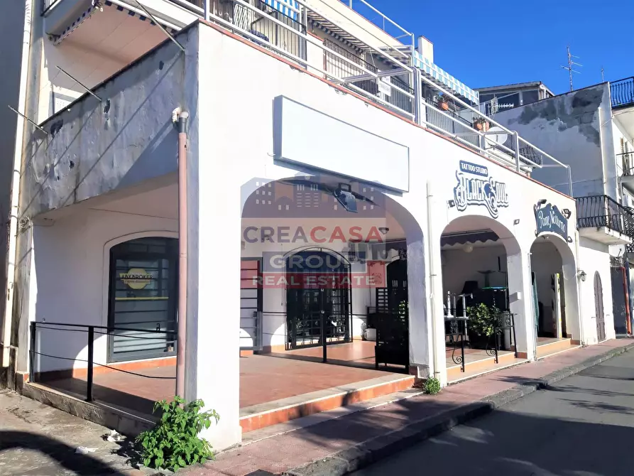 Immagine 3 di Locale commerciale in vendita  in Naxos a Giardini-Naxos