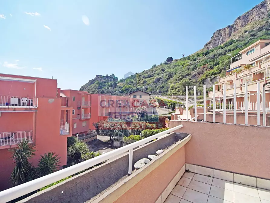 Immagine 28 di Appartamento in vendita  in Via Consolare Valeria a Sant'alessio Siculo