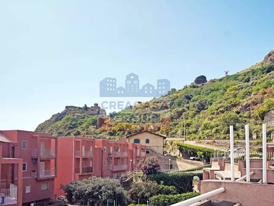 Immagine 29 di Appartamento in vendita  in Via Consolare Valeria a Sant'alessio Siculo