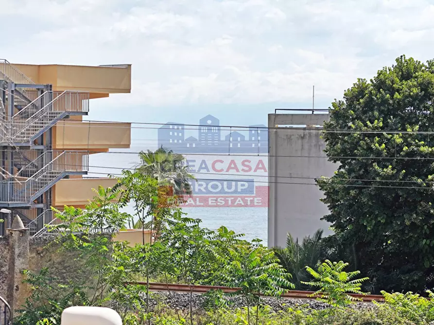 Immagine 31 di Appartamento in vendita  in Via Consolare Valeria a Sant'alessio Siculo