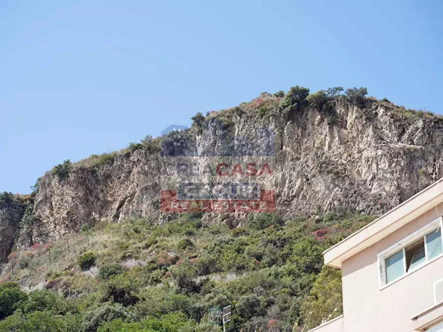 Immagine 34 di Appartamento in vendita  in Via Consolare Valeria a Sant'alessio Siculo