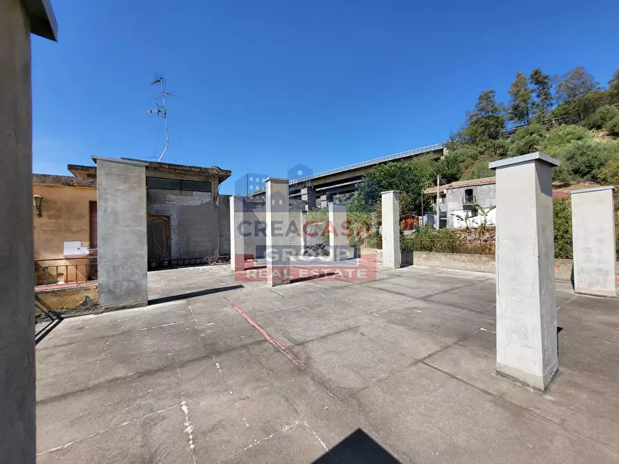 Immagine 34 di Appartamento in vendita  in Contrada Farsa a Giardini-Naxos