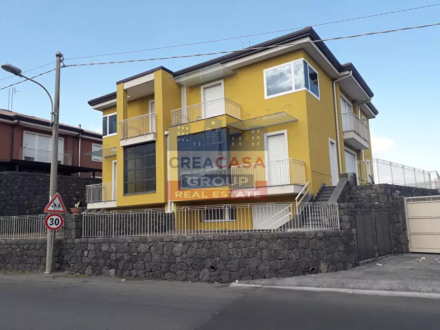 Immagine 2 di Villa in vendita  in Via Badala' a Fiumefreddo Di Sicilia