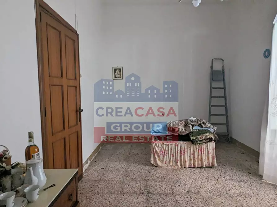 Immagine 10 di Palazzo in vendita  in via Pietro Ruffo a Calatabiano