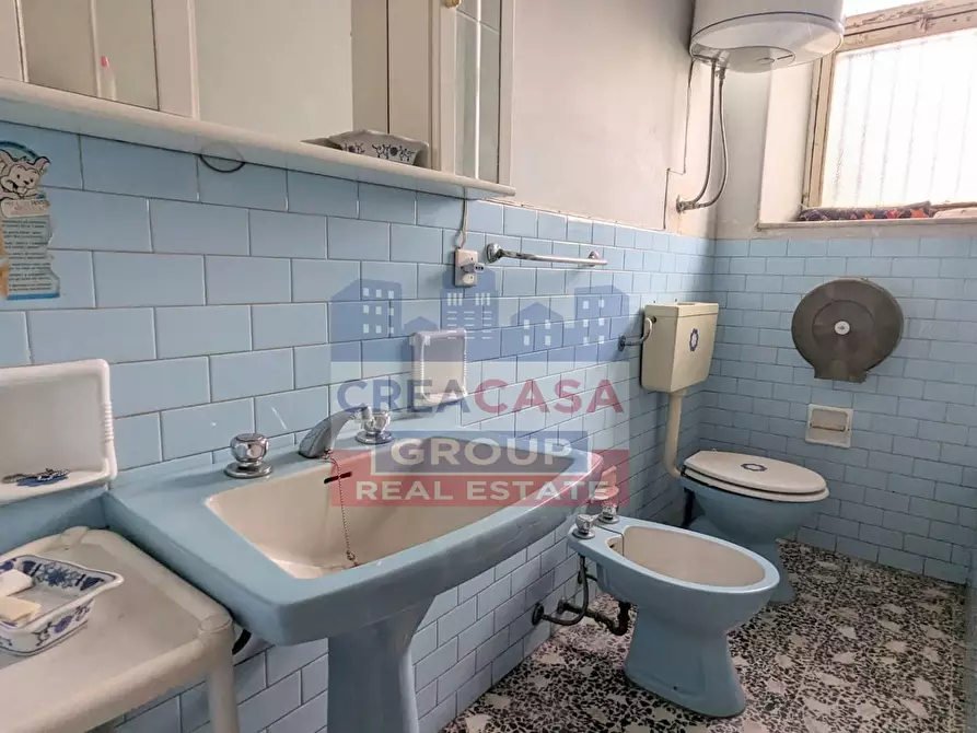 Immagine 29 di Palazzo in vendita  in Viale delle Province a Giarre