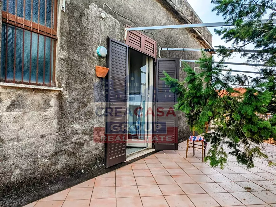 Immagine 31 di Palazzo in vendita  in Viale delle Province a Giarre