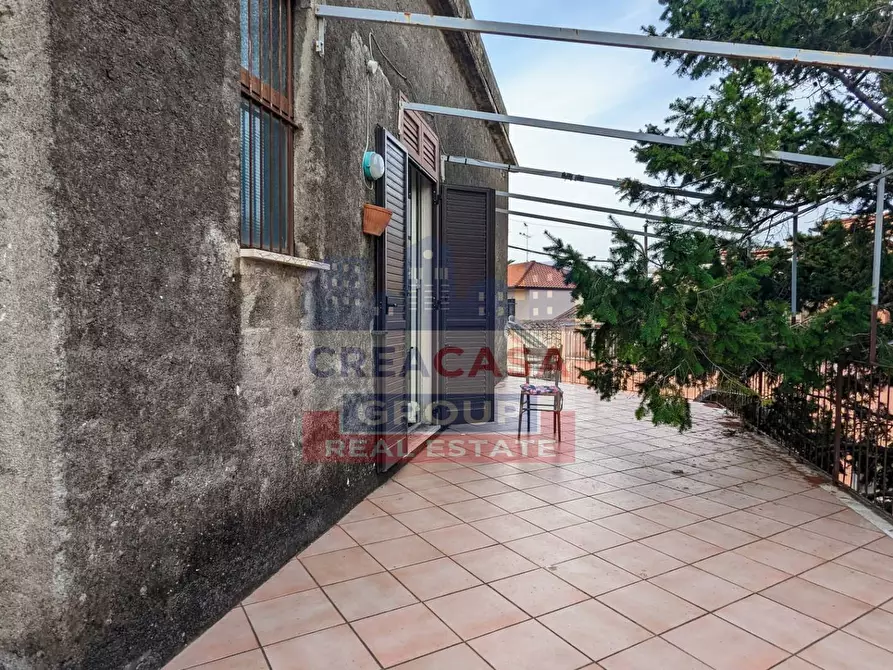 Immagine 2 di Palazzo in vendita  in Viale delle Province a Giarre