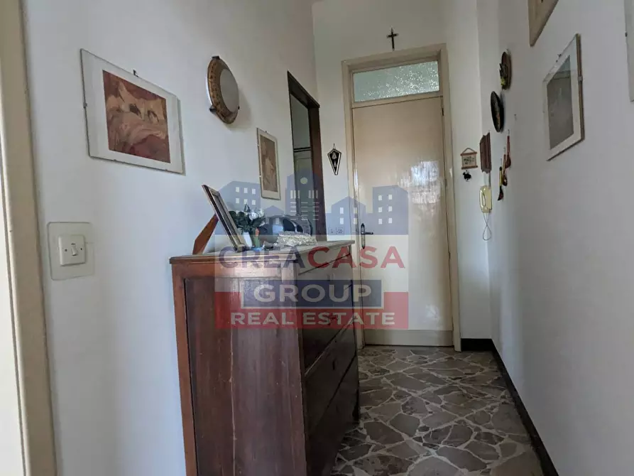 Immagine 25 di Palazzo in vendita  in Viale delle Province a Giarre