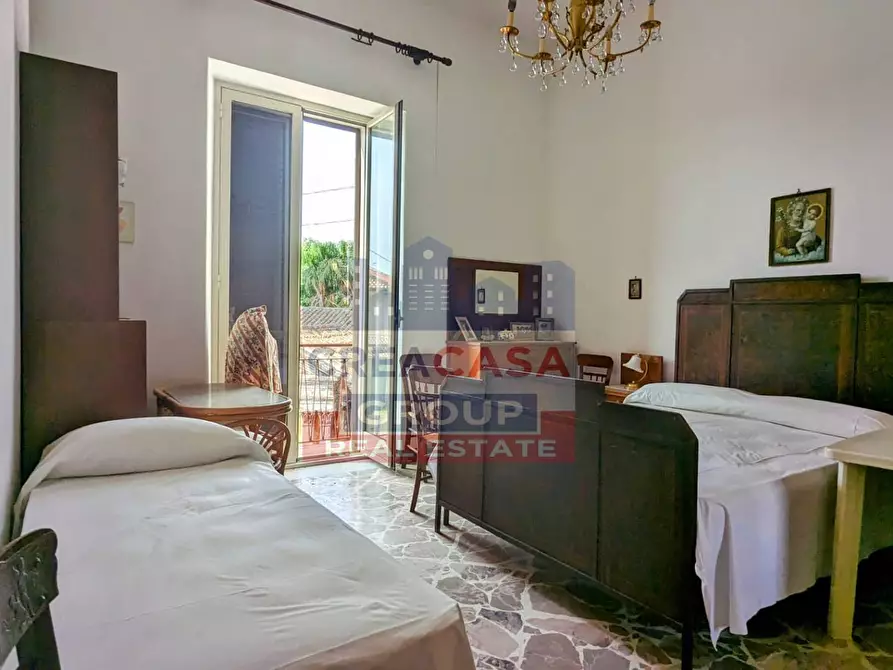 Immagine 27 di Palazzo in vendita  in Viale delle Province a Giarre