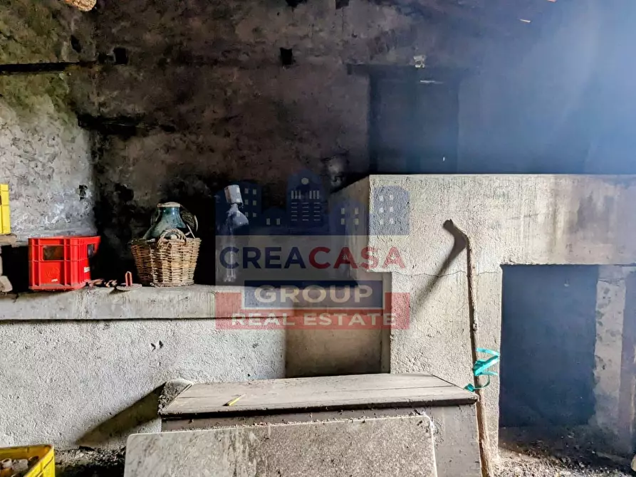 Immagine 22 di Palazzo in vendita  in Viale delle Province a Giarre