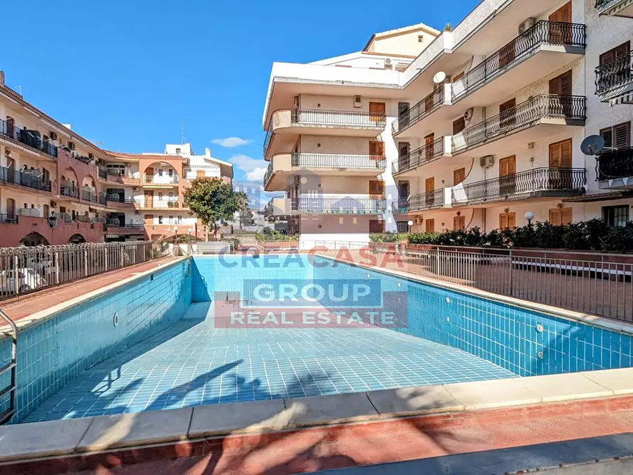 Immagine 1 di Appartamento in vendita  in viale Jannuzzo 6 a Giardini-Naxos