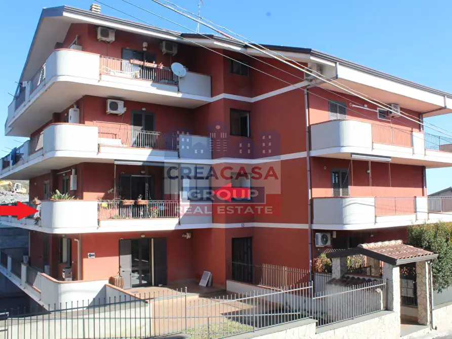 Immagine 2 di Appartamento in vendita  in Via Bellini a Piedimonte Etneo