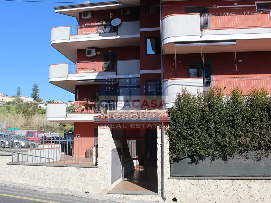Immagine 4 di Appartamento in vendita  in Via Bellini a Piedimonte Etneo