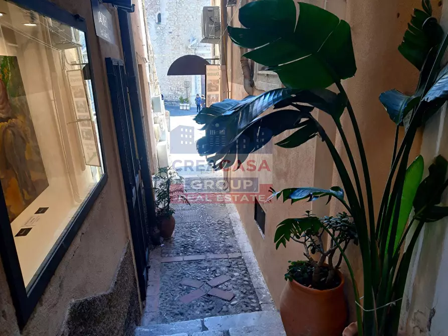 Immagine 21 di Appartamento in vendita  in Via Damiano Rosso a Taormina