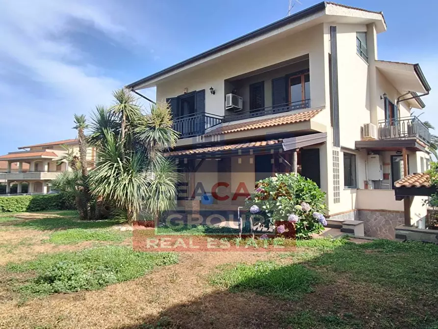 Immagine 32 di Villa in vendita  in VIA TROPEA a Aci Sant'antonio