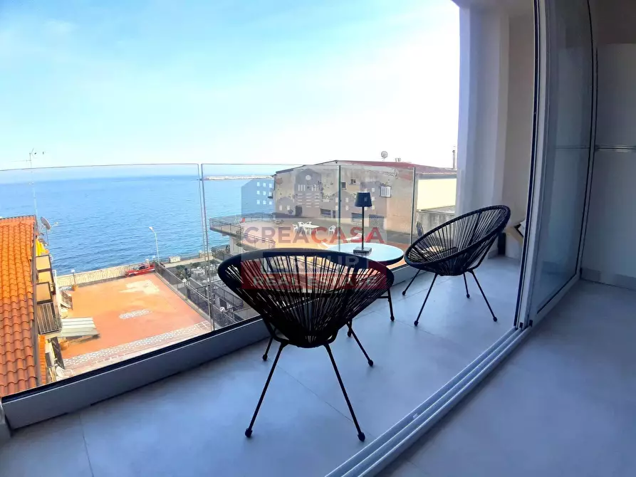 Immagine 3 di Appartamento in vendita  in via Vittorio Emanuele Terzo a Giardini-Naxos