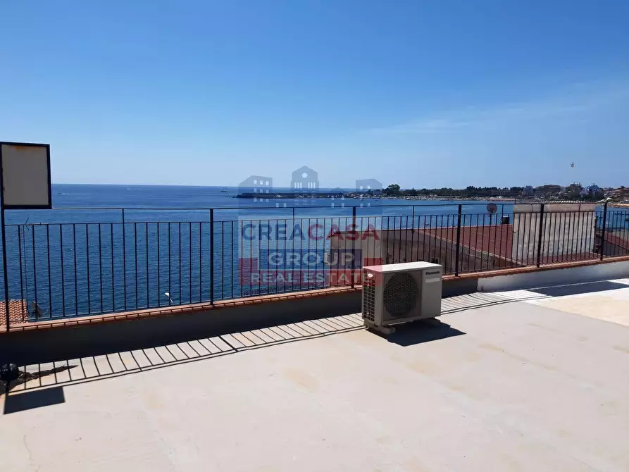Immagine 32 di Appartamento in vendita  in via Vittorio Emanuele Terzo a Giardini-Naxos