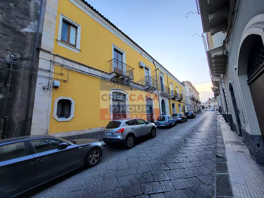 Immagine 2 di Palazzo in vendita  in Via Meli a Giarre