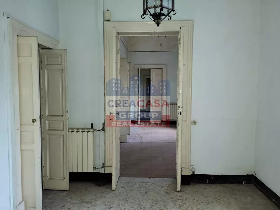 Immagine 8 di Palazzo in vendita  in Via Meli a Giarre
